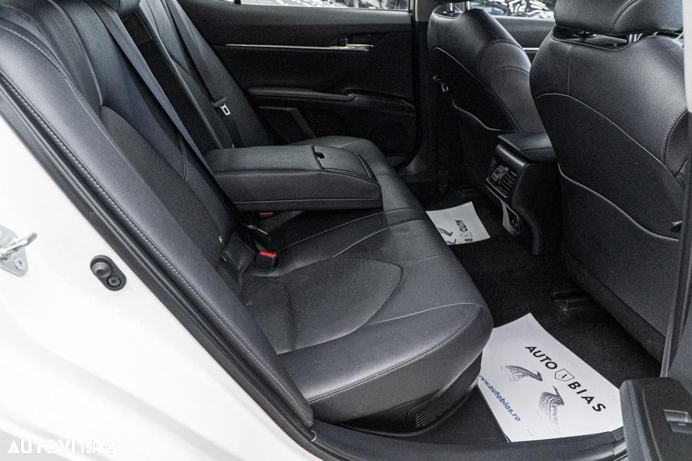 Toyota Camry Executive - 9