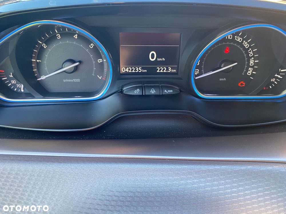 Peugeot 2008 1.6 VTi Allure - 12