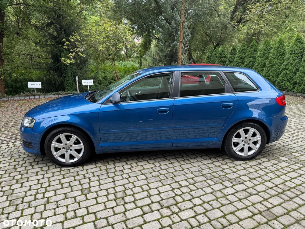 Audi A3 Sportback 1.6 TDI DPF Attraction - 9