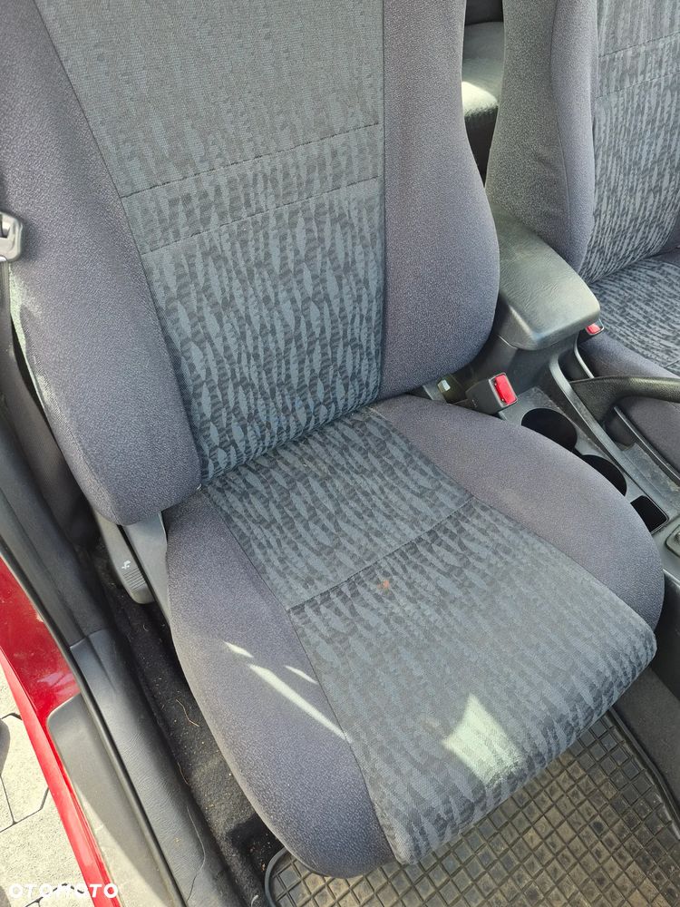 Toyota Corolla - 28