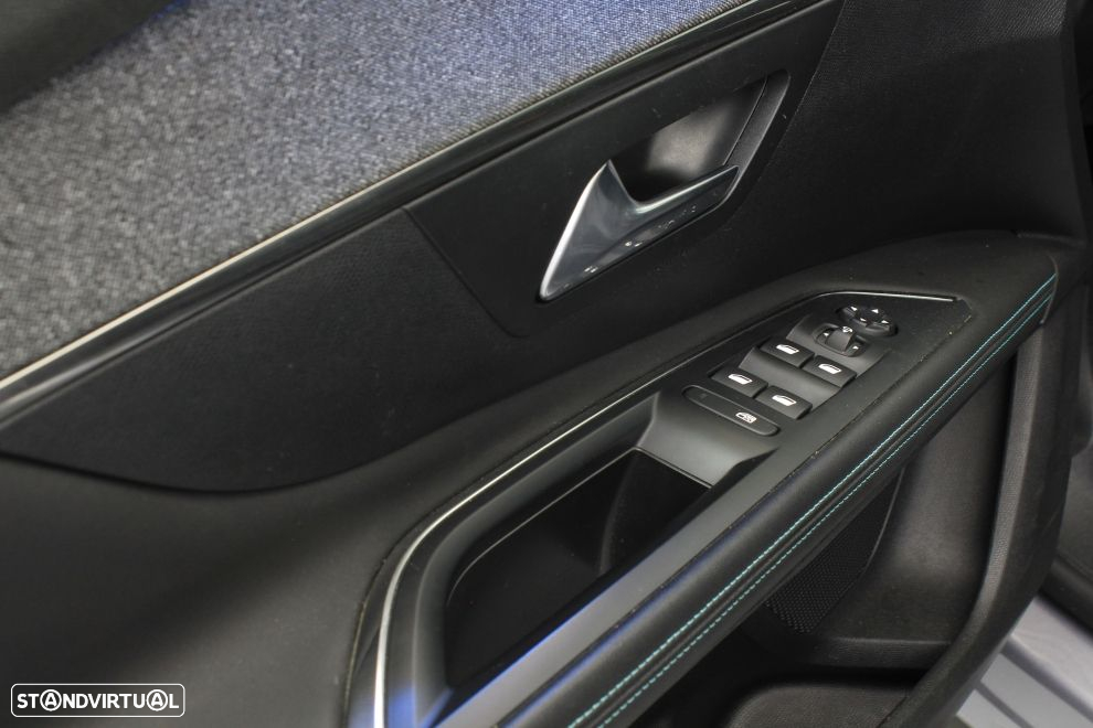 Peugeot 5008 1.2 PureTech Allure Pack - 25