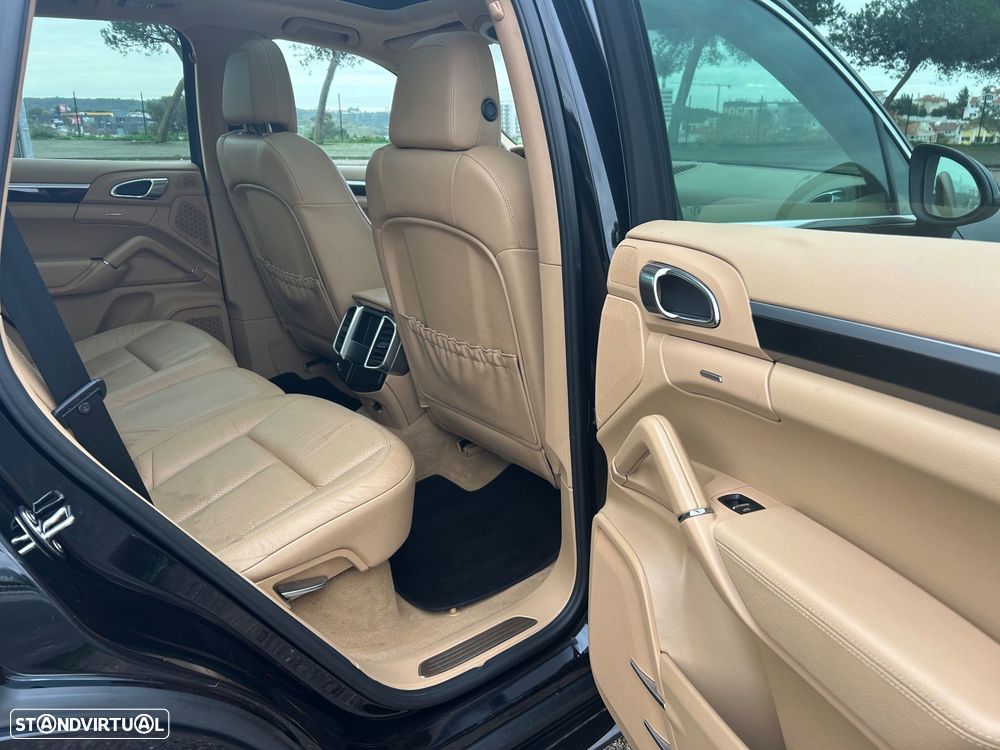 Porsche Cayenne S - 9