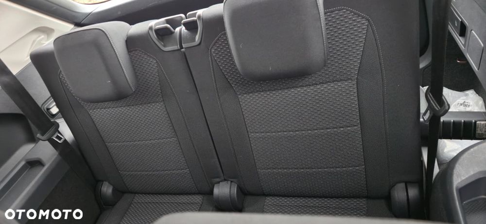 Volkswagen Tiguan - 11