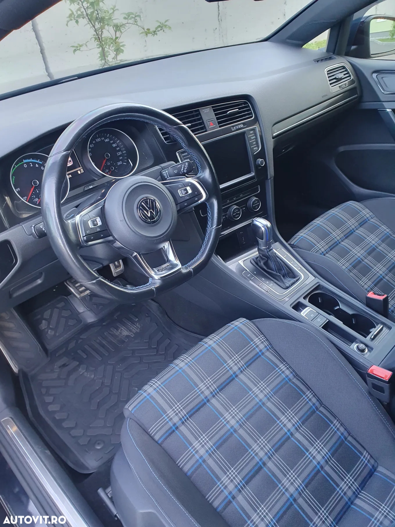 Volkswagen Golf GTE - 14