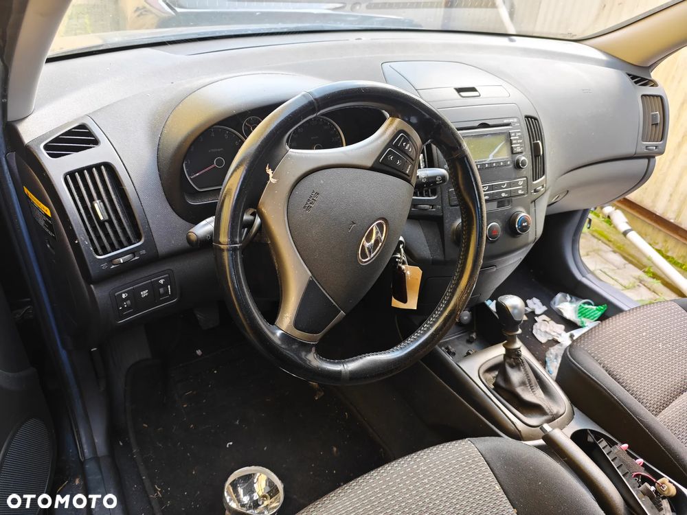 DESKA ROZDZIELCZA PASY KIEROWNICA ZEGARYKONSOLA KOKPIT HYUNDAI I30 I 1 FD EUROPA