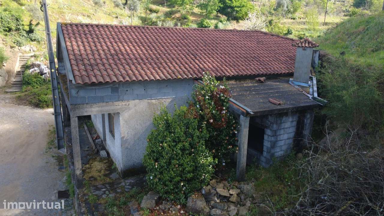 Moradia T3 para Restauro em Sendim, Felgueiras - Grande imagem: 2/17