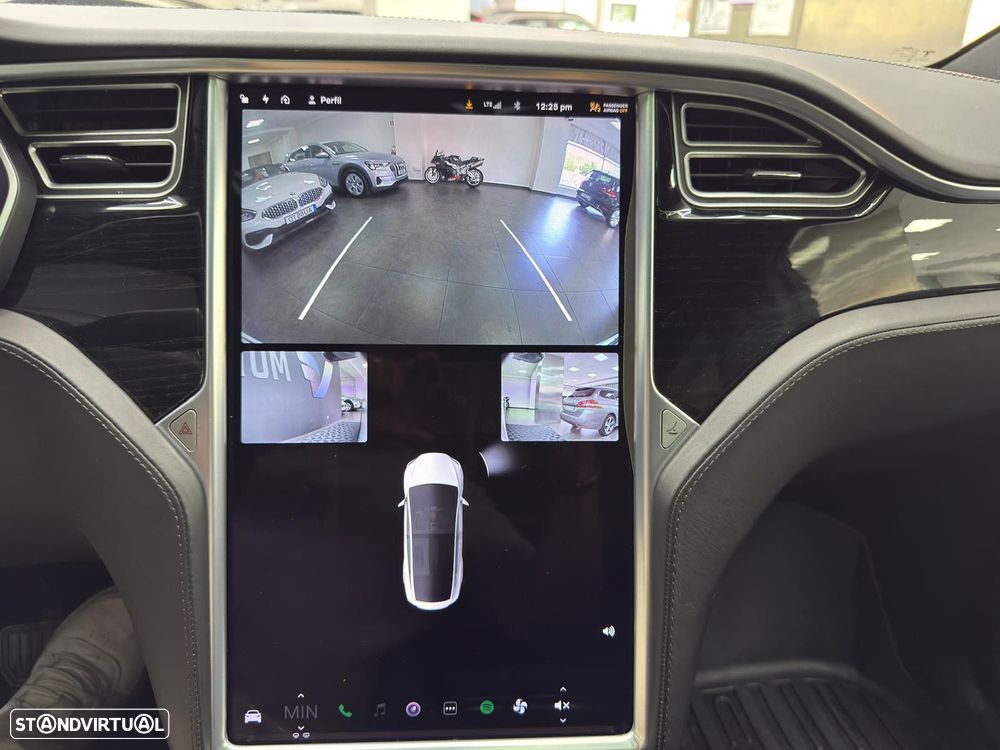 Tesla Model X - 54
