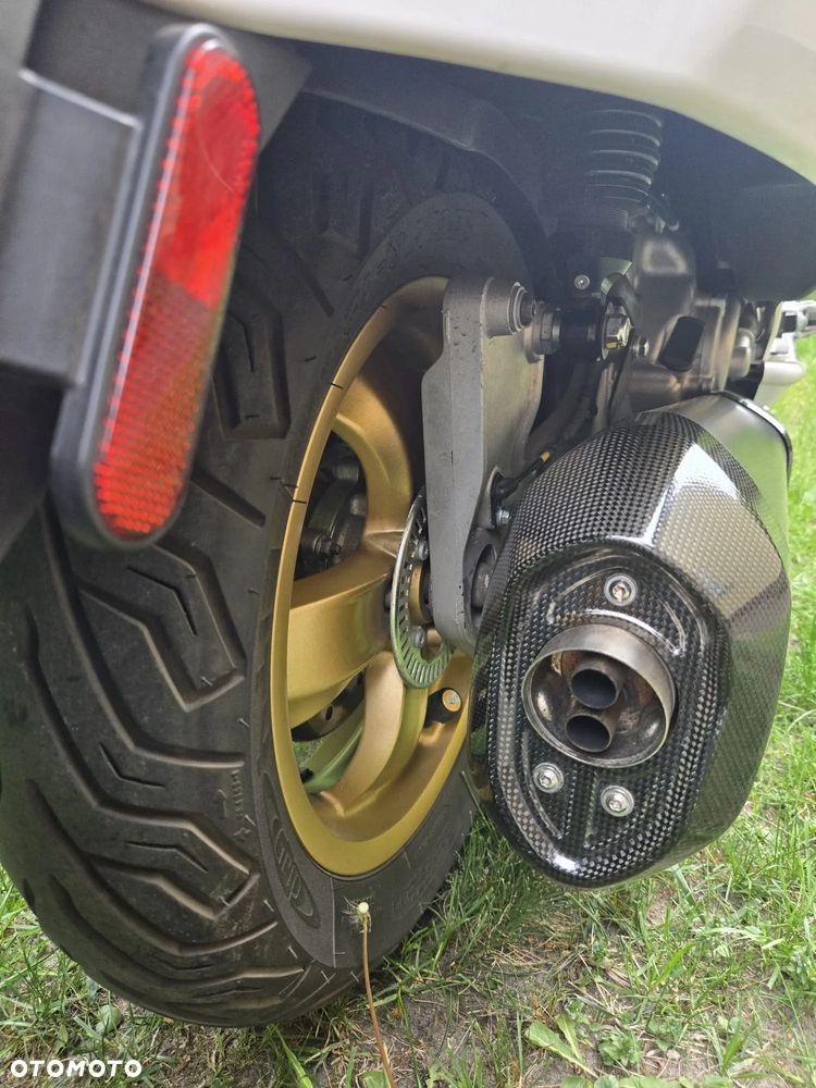 Vespa GTS - 12
