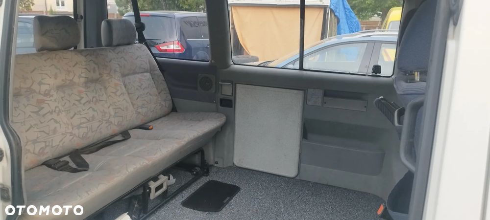 Volkswagen Transporter - 9