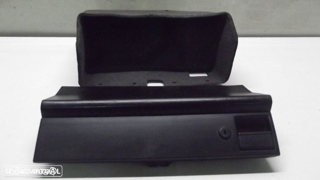 Mercedes 190/201 porta-luvas - 1