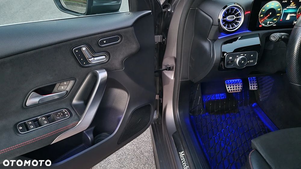 Mercedes-Benz Klasa A 220 4-Matic AMG Line 7G-DCT - 25