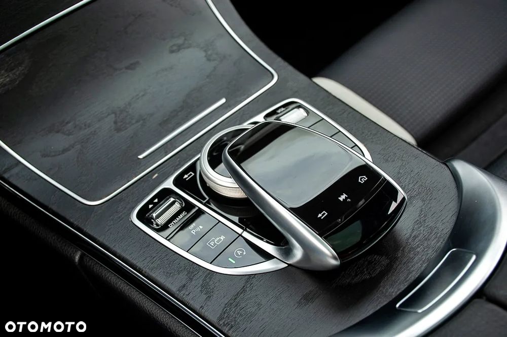 Mercedes-Benz Klasa C 300 d 4Matic 9G-TRONIC AMG Line - 37