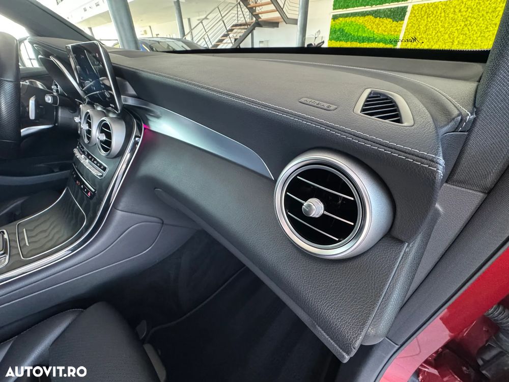 Mercedes-Benz GLC Coupe 300 e 4Matic 9G-TRONIC AMG Line Plus - 23