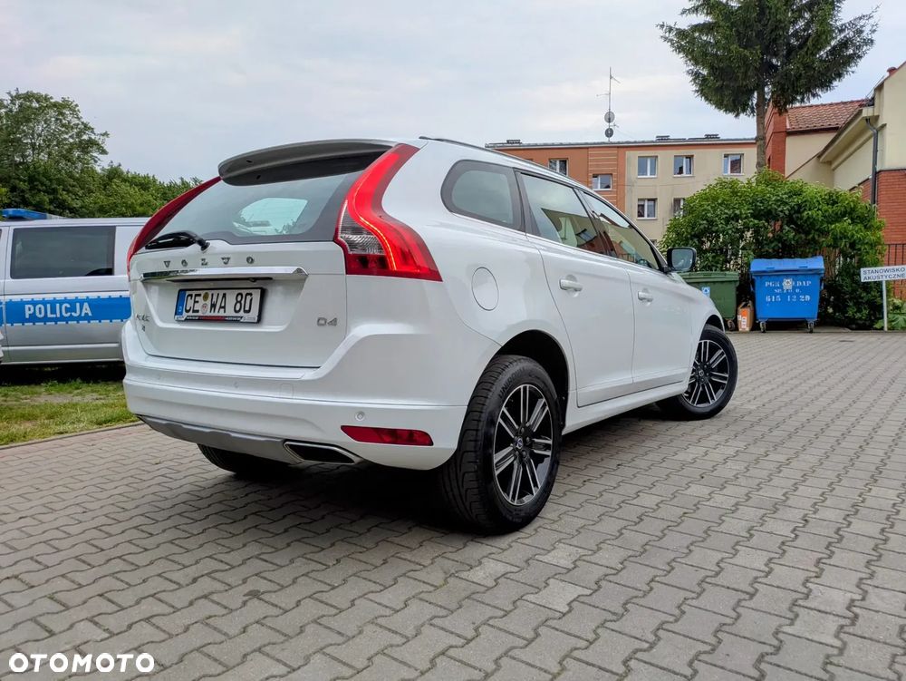 Volvo XC 60 D4 Momentum - 4