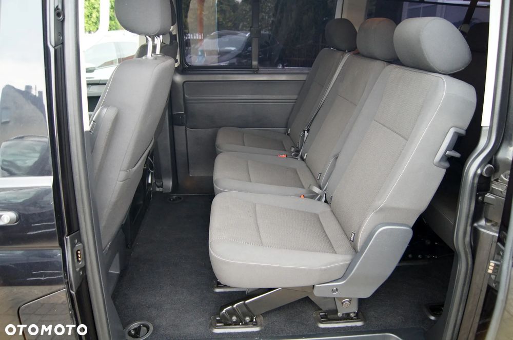 Volkswagen Caravelle - 12