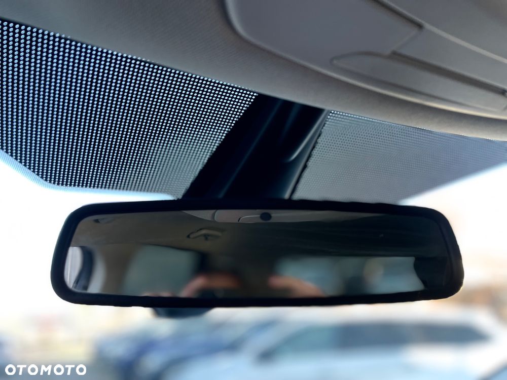 Ford Kuga 2.0 TDCi 2x4 Titanium - 22