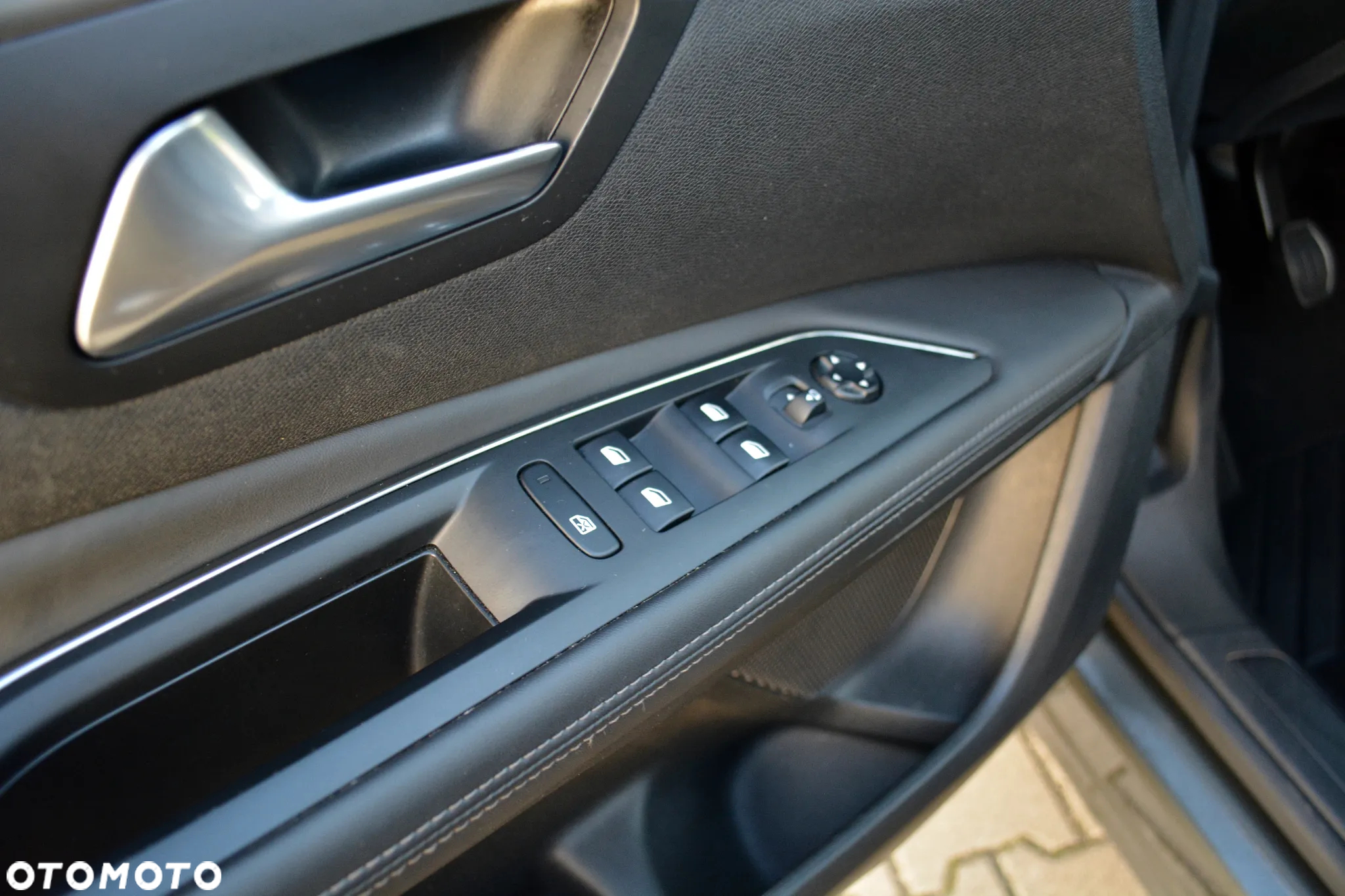 Peugeot 3008 1.2 PureTech Allure - 19