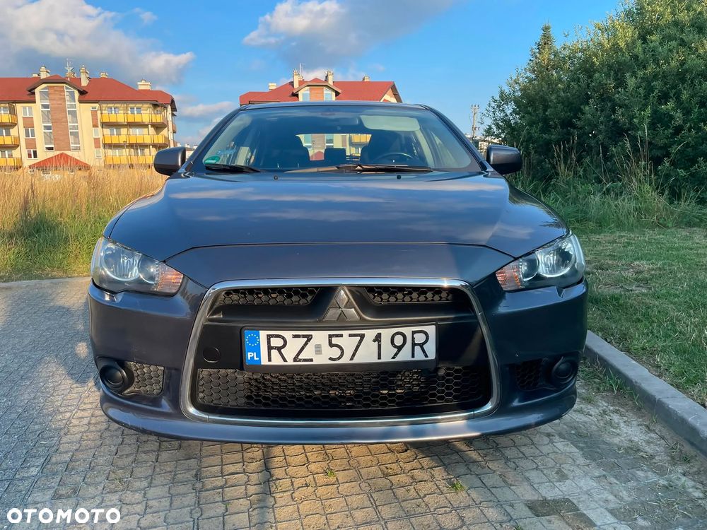 Mitsubishi Lancer 1.5 Inform - 2