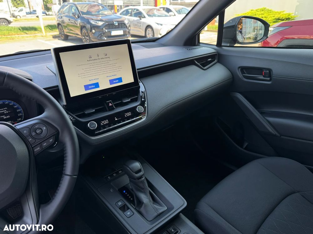 Toyota Corolla Cross - 14
