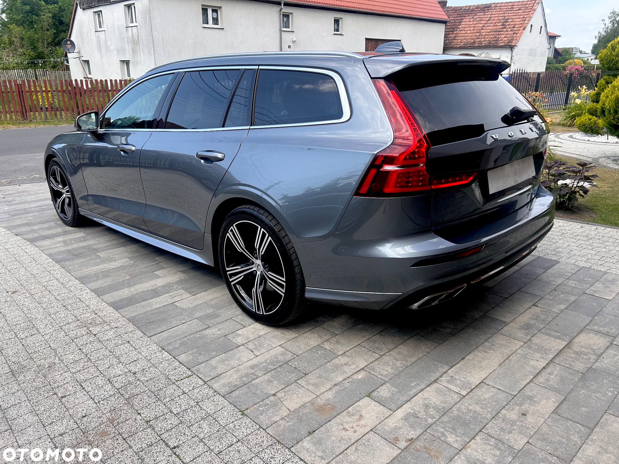 Volvo V60 T6 AWD Plug-In Hybrid Essential - 6