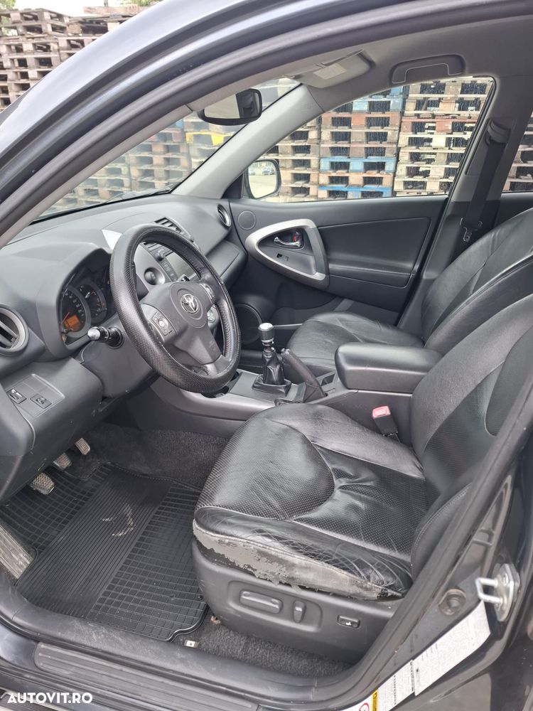 Toyota RAV4 2.2 D-4D Luxury - 7