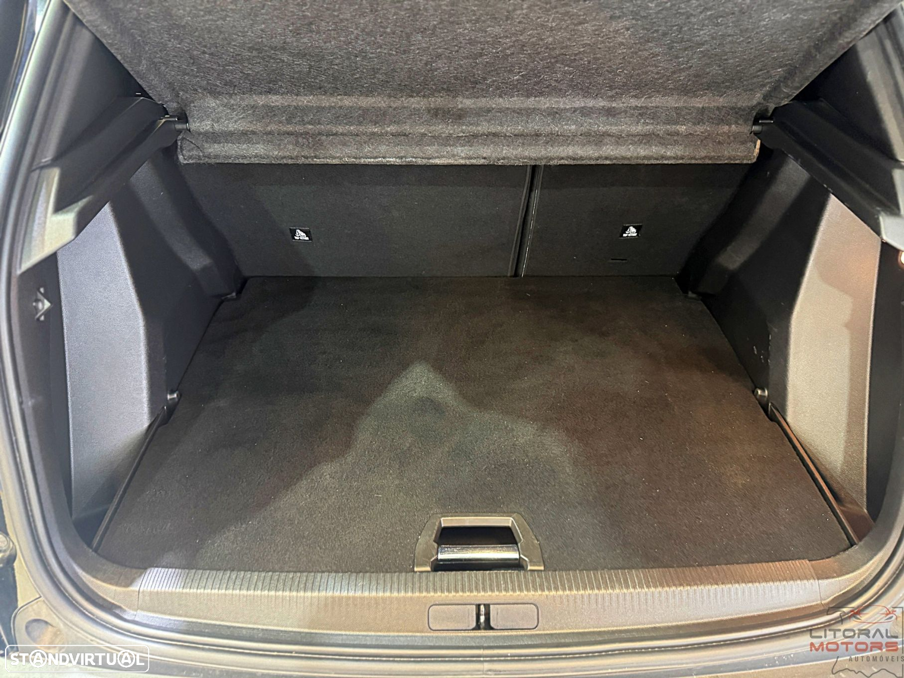 Peugeot 2008 1.2 PureTech Allure Pack - 11