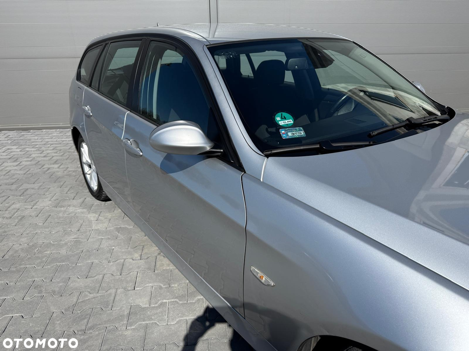 BMW Seria 3 318d Touring Advantage - 6