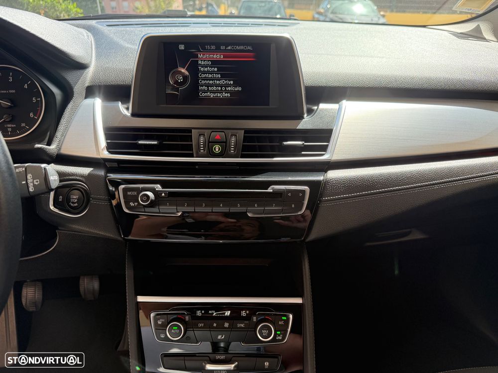 BMW 216 Active Tourer d Line Sport - 24