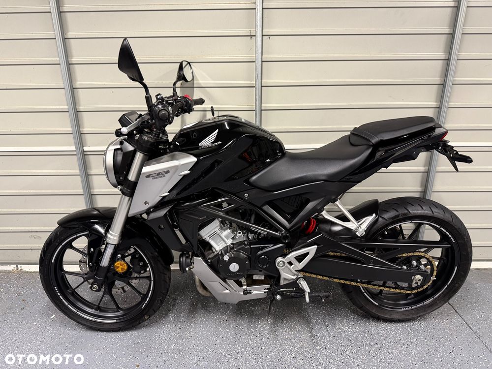 Honda CB - 12