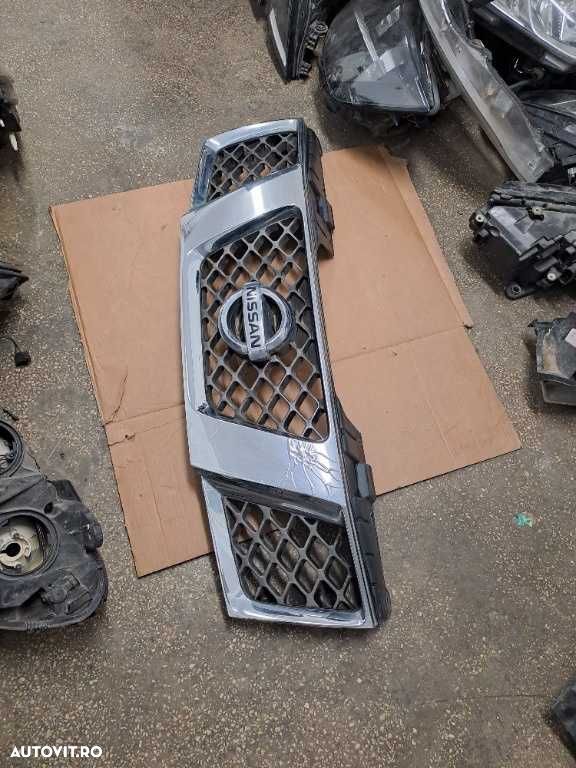 Grila radiator Nissan Navara D40 cod 2310EB400 - 1