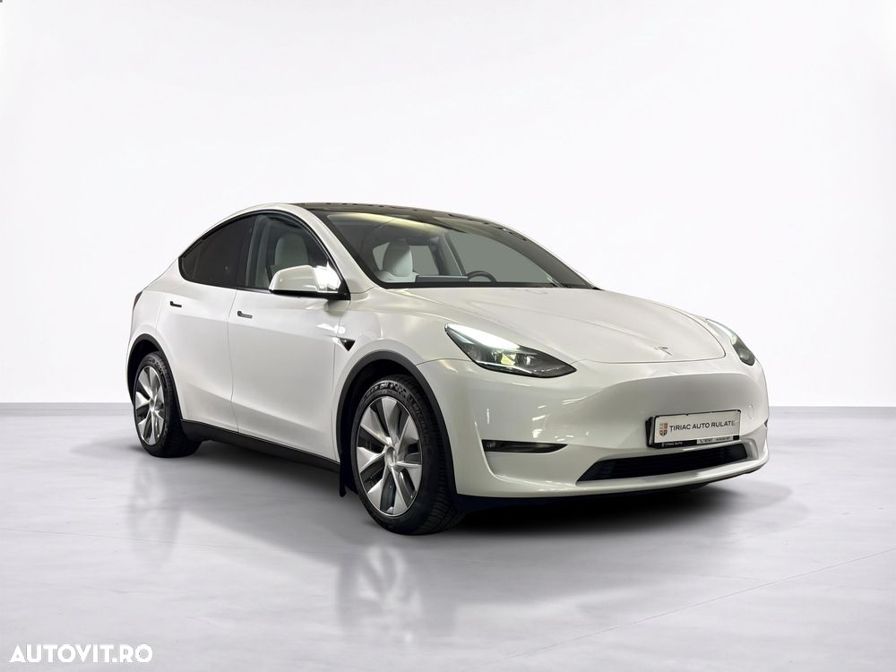 Tesla Model Y Long Range Dual Motor AWD - 8