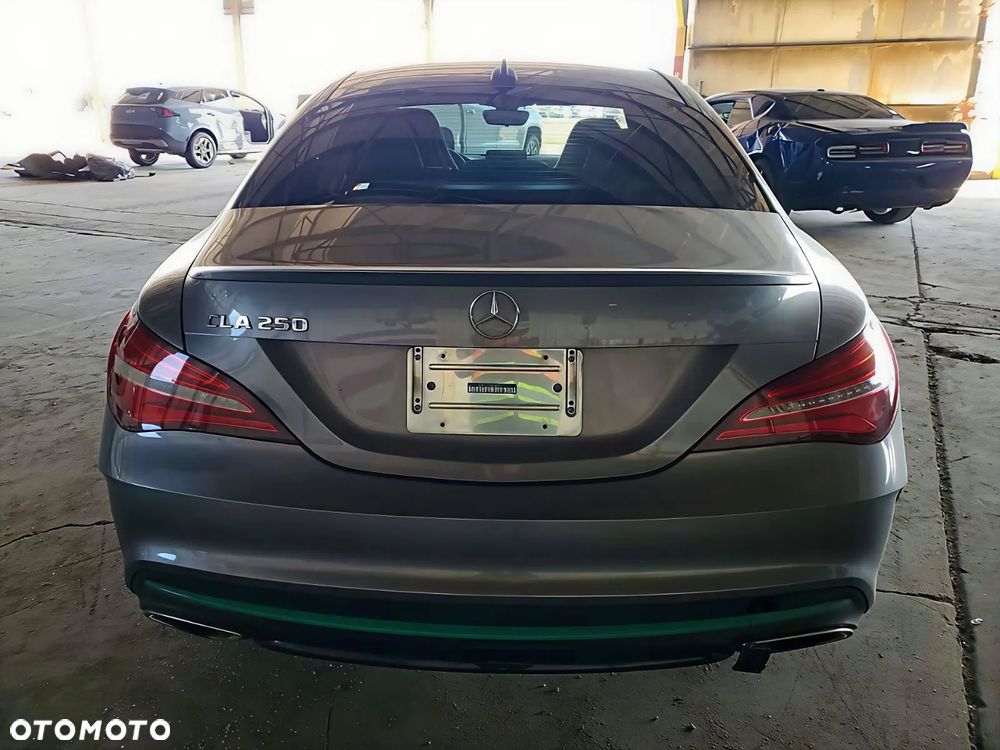 Mercedes-Benz CLA - 5