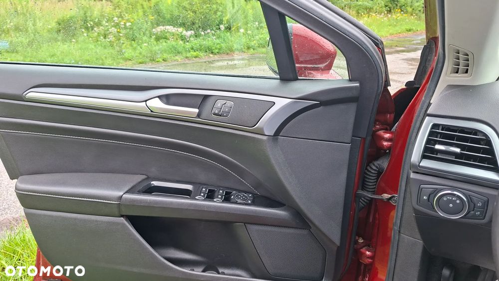 Ford Mondeo 2.0 Hybrid Titanium - 13