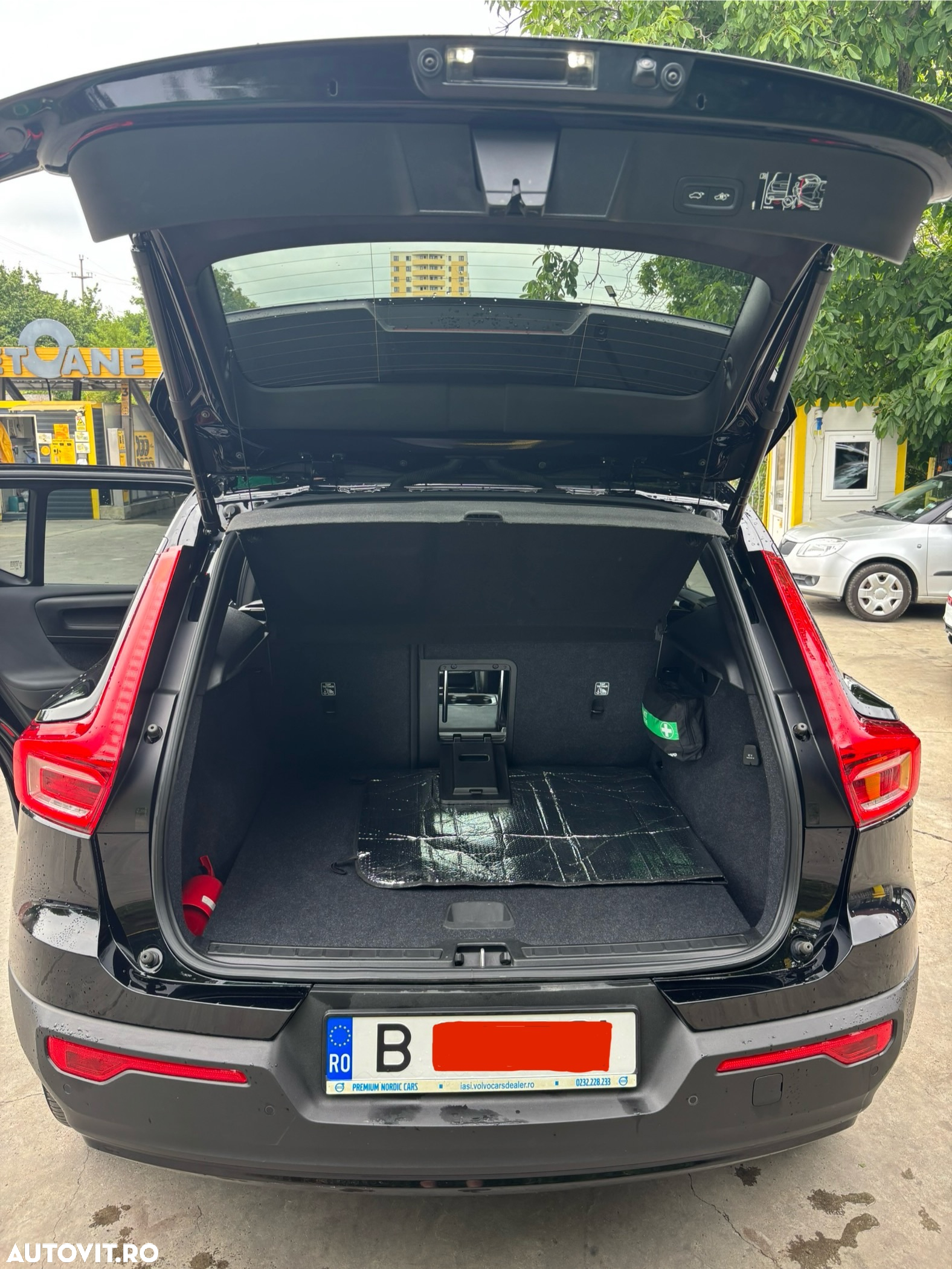 Volvo XC 40 B4 AT8 AWD Mild Hybrid R-Design - 5