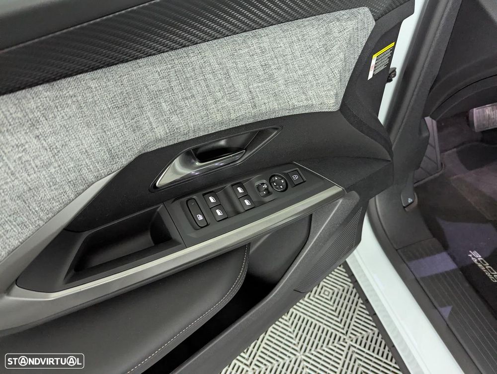 Peugeot 3008 1.2 Hybrid GT e-DCS6 - 7