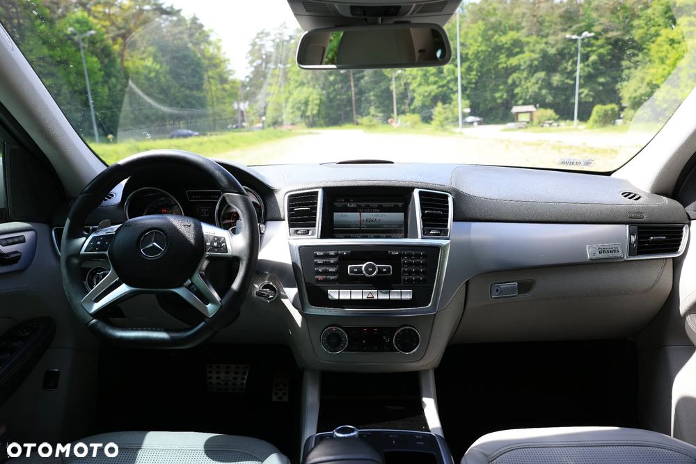 Mercedes-Benz ML - 28