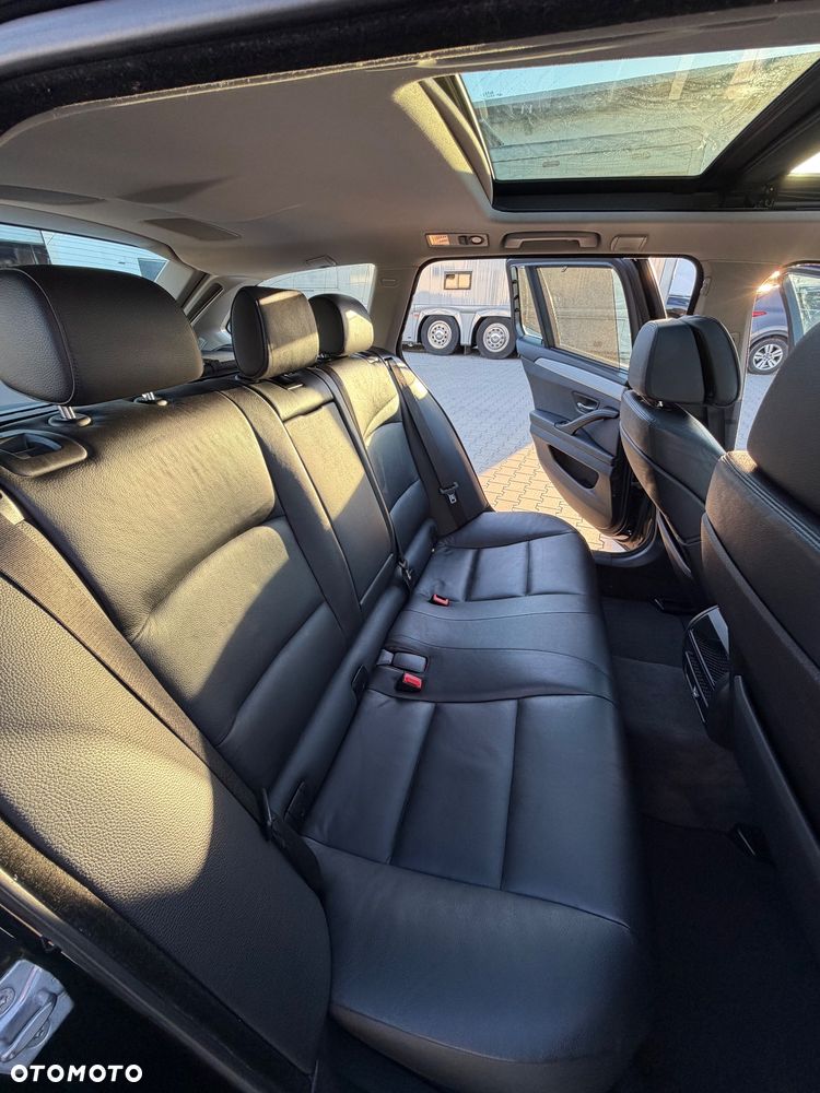 BMW Seria 5 520d - 27