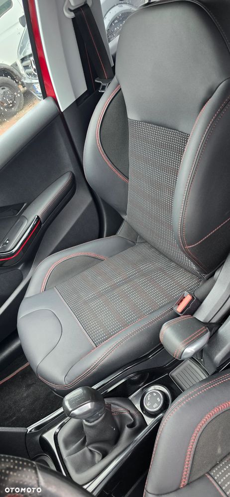 Peugeot 2008 PureTech 110 Stop&Start GT-Line Edition - 11