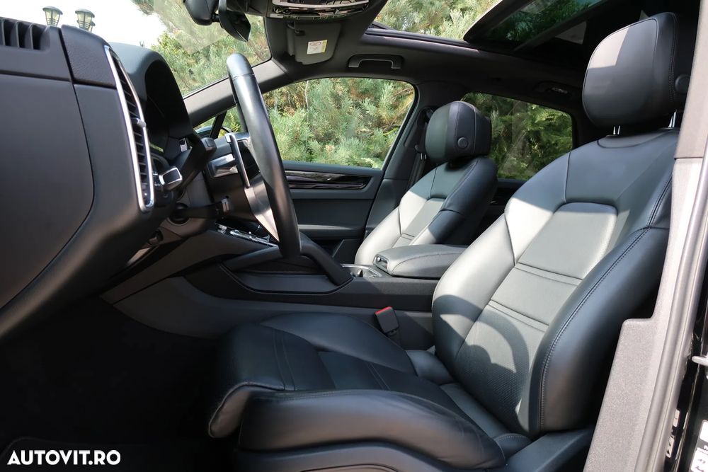 Porsche Cayenne - 10