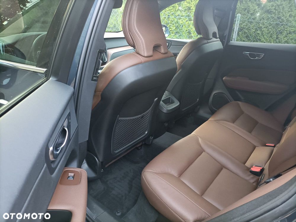 Volvo XC 60 T5 AWD Geartronic Momentum - 9