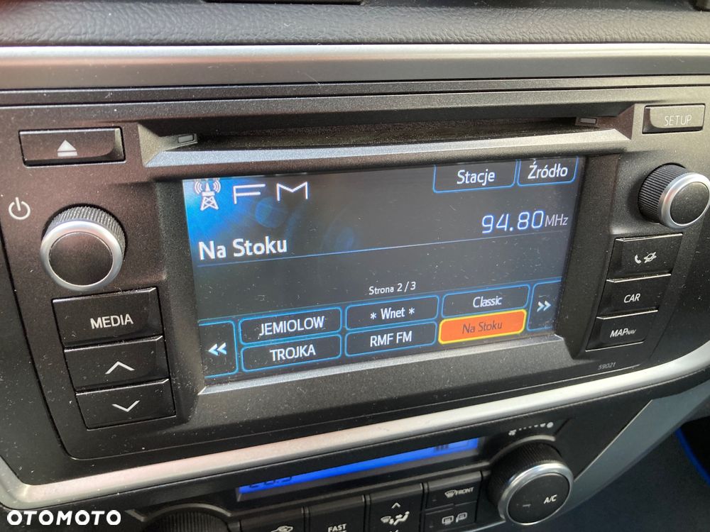Toyota Auris 1.8 HSD Luna - 11