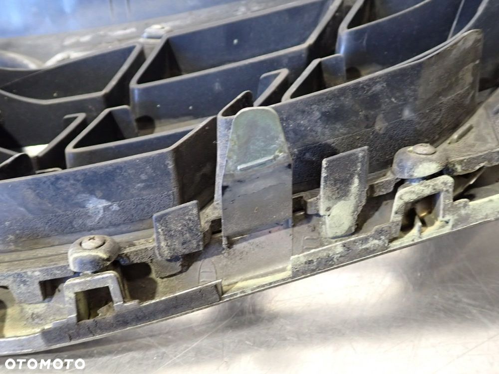 GRILL ATRAPA SUBARU IMPREZA 1.5 - 14