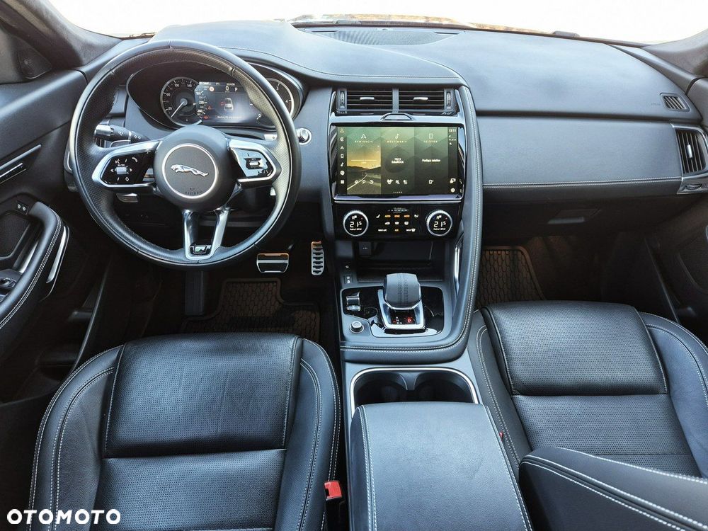 Jaguar E-Pace - 25