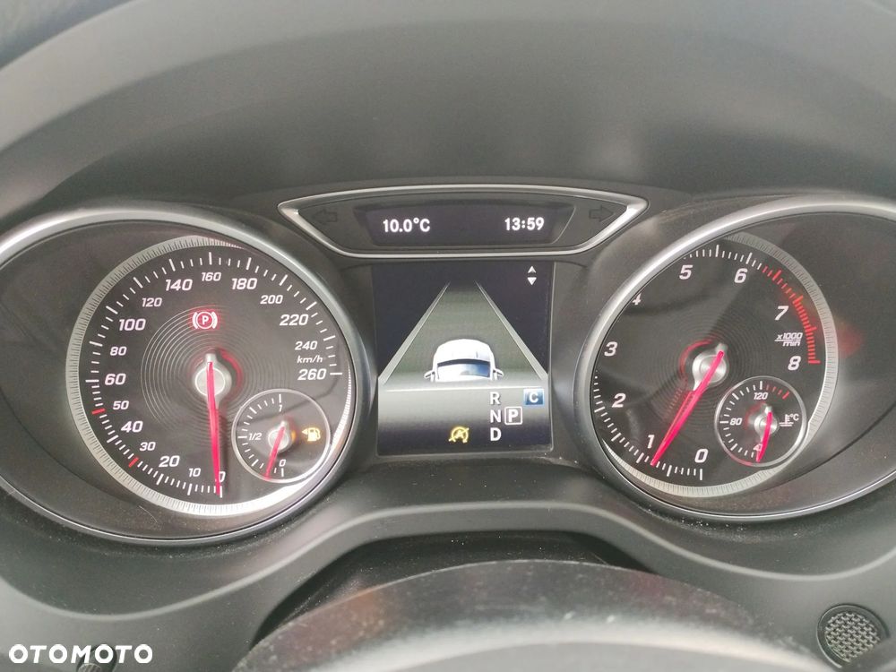 Mercedes-Benz GLA 200 7G-DCT AMG Line - 15