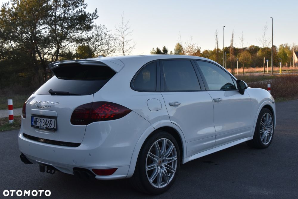 Porsche Cayenne - 7