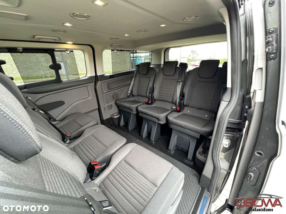 Ford Tourneo Custom - 37