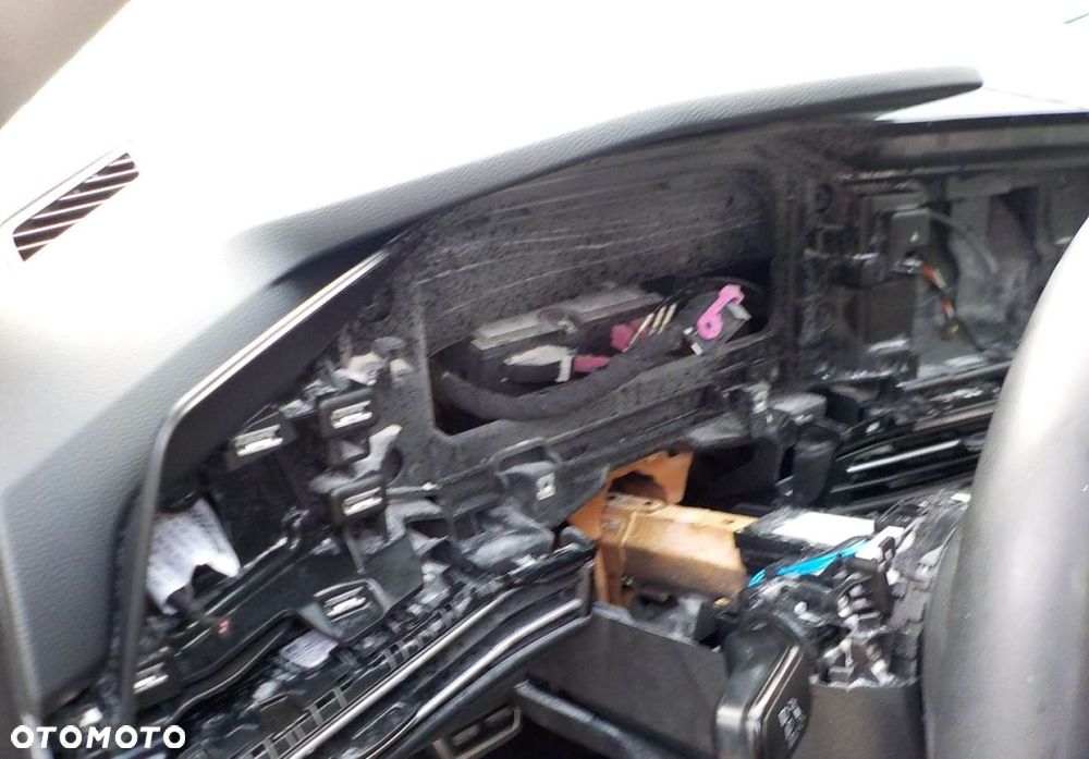 Volkswagen Golf - 30