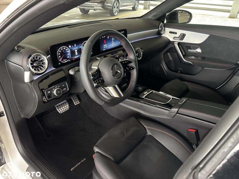 Mercedes-Benz CLA - 15