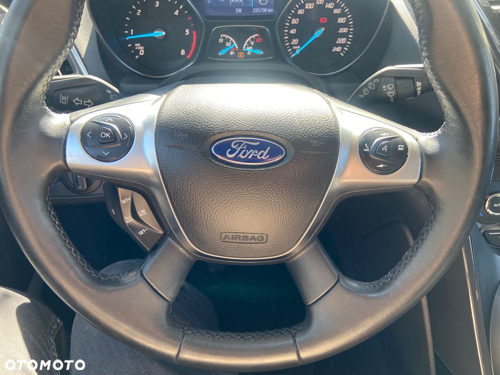 Ford Kuga 2.0 TDCi FWD Titanium - 29