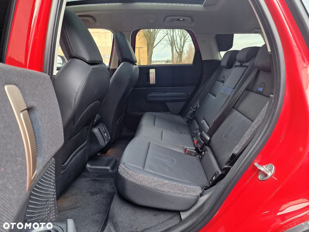 MINI Countryman SE ALL4 66.5kWh Linia Classic - 27